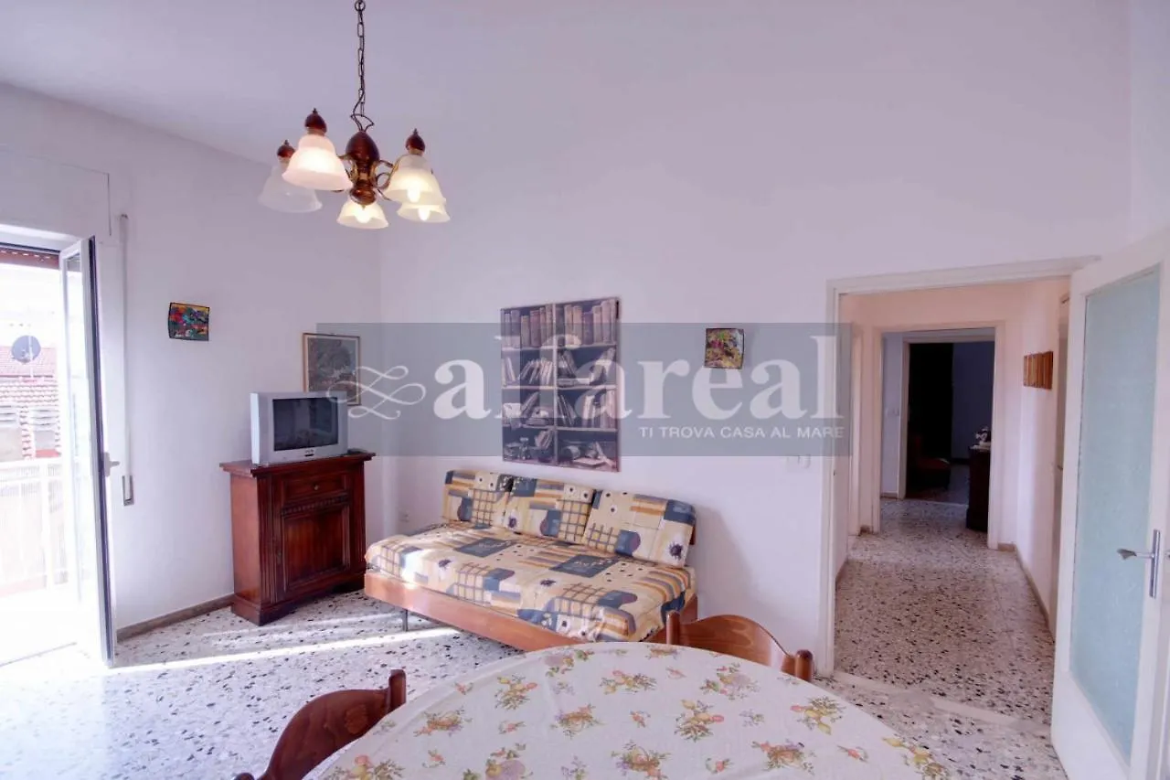 Apartment Laura A, Due Camere, Aria Condizionata, E A Soli 200 M Dal Mare! By Alfareal Castiglione della Pescaia Italy