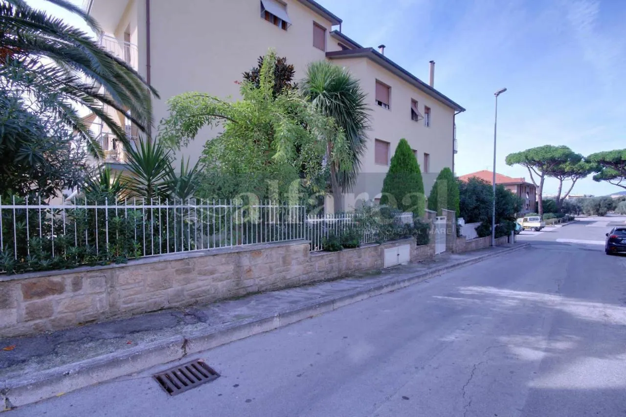 Laura A, Due Camere, Aria Condizionata, E A Soli 200 M Dal Mare! By Alfareal Castiglione della Pescaia Apartment